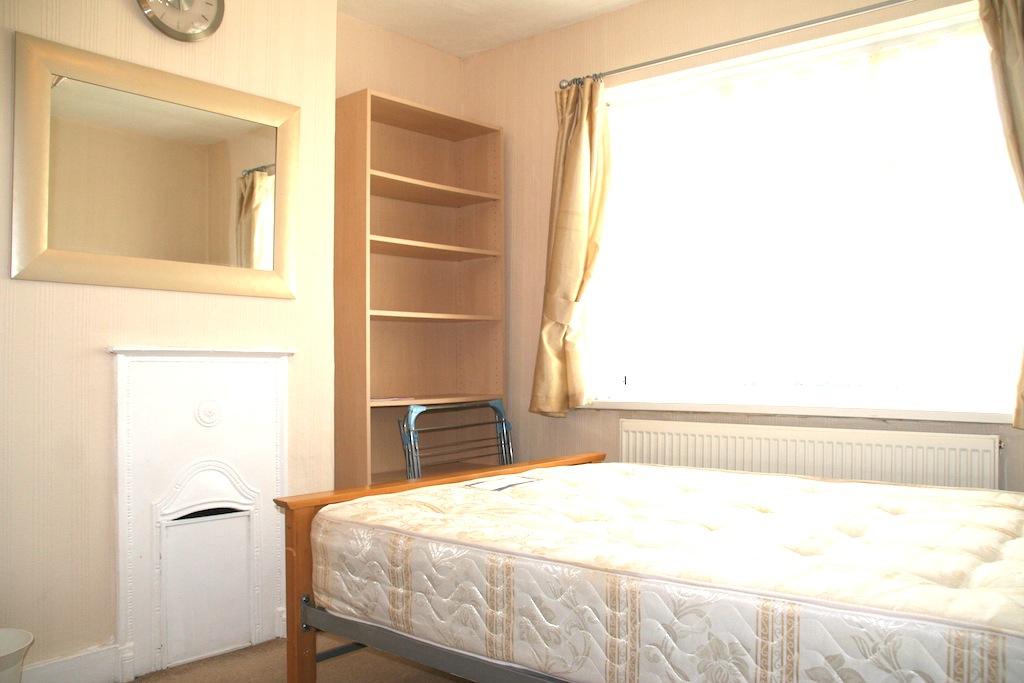 LOVELY 1 BED PROPERTY LEA BRIDGE ROAD 